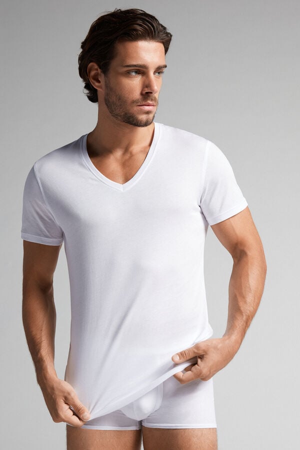 Intimssimi Short-Sleeve V-Neck T Shirt in Extra-Fine Supima® Cotton White | ILICD88079