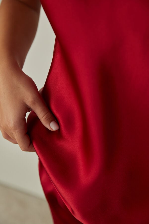 Intimssimi Silk Satin Top with V-neckline Red | ILQCS65653