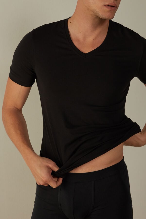 Intimssimi V-neck T-shirt in Stretch Supima® Cotton Black | BILSD39826