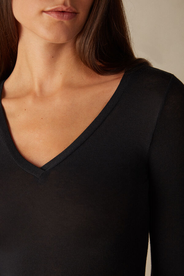 Intimssimi V-neck top in Modal Ultralight with Cashmere Black | FILUI24867